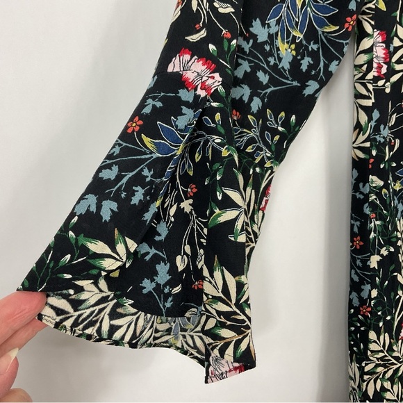 J. Jill Floral Flutter Long Sleeve Tunic Top Size XS - Picture 4 of 7